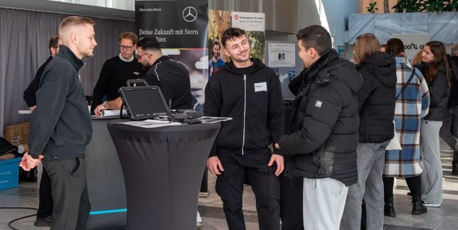 Über 40 Betriebe informieren am Samstag in der Stadthalle über ihre Ausbildungsangebote.